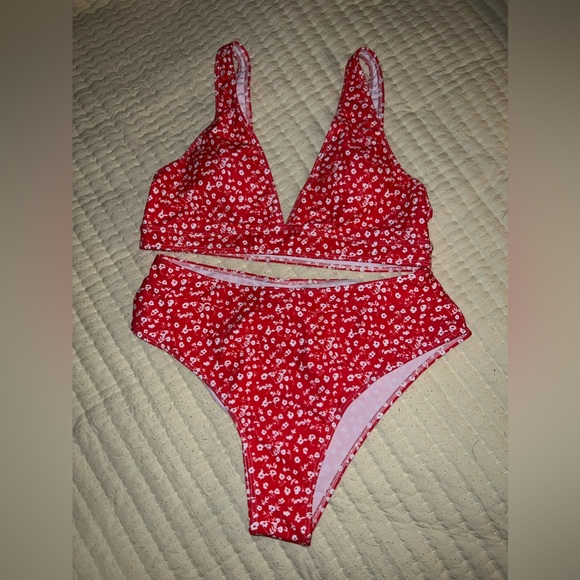 Women’s two piece swim suit size Large - Picture 4 of 8